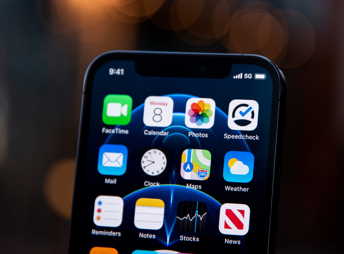湛江苹果手机维修分享为什么 iPhone 12 在冬季会自动关机 